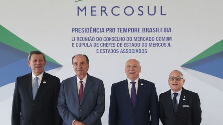 Paraguai e Brasil iniciam operações em moeda local para diminuir custos