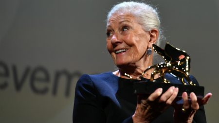 Del Toro e Vanessa Redgrave “roubam a cena” no tapete vermelho em Veneza