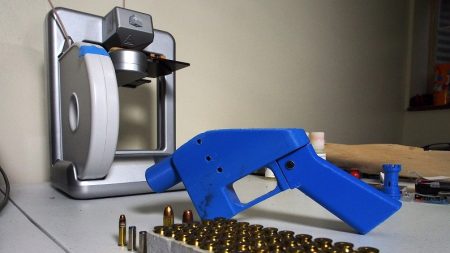 Justiça dos EUA proíbe distribuição de manuais para impressão 3D de armas