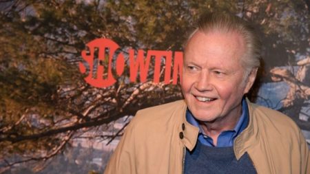 Ator Jon Voight explica “virulência” da esquerda contra Trump