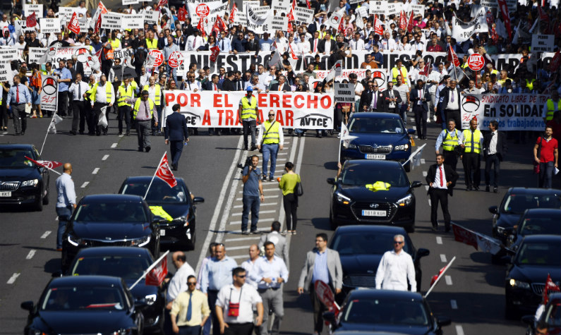 Motoristas de aplicativos protestam em Madri contra regulamentação do setor