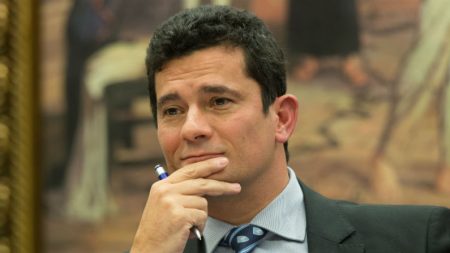 Moro não confirma pedido de demissão