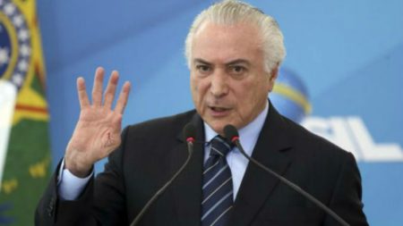 Temer fala por telefone com presidente paraguaio sobre pontes internacionais