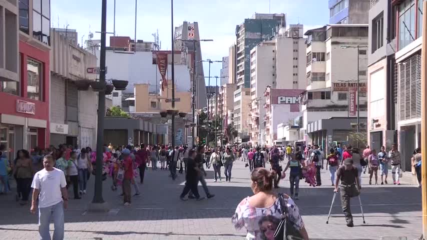 Especialistas preveem Natal terrível para maioria dos venezuelanos: sem ceia e com hiperinflação (Vídeo)