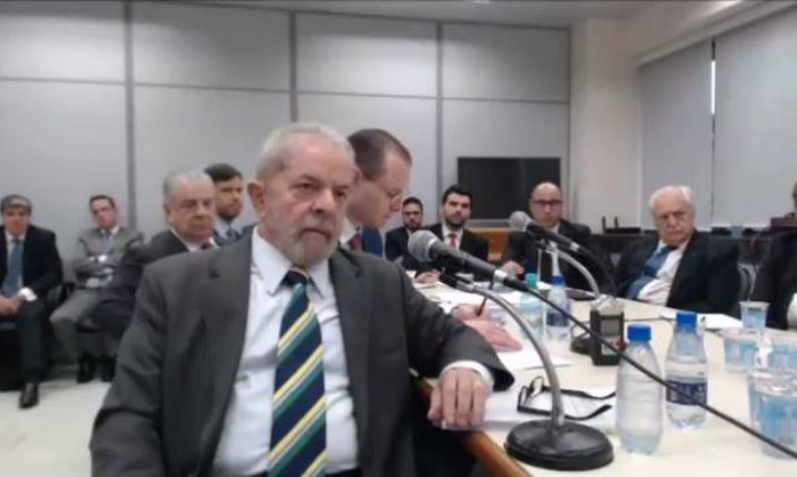 Lula diz que cumprirá pena porque “crê em Deus” (Vídeo)