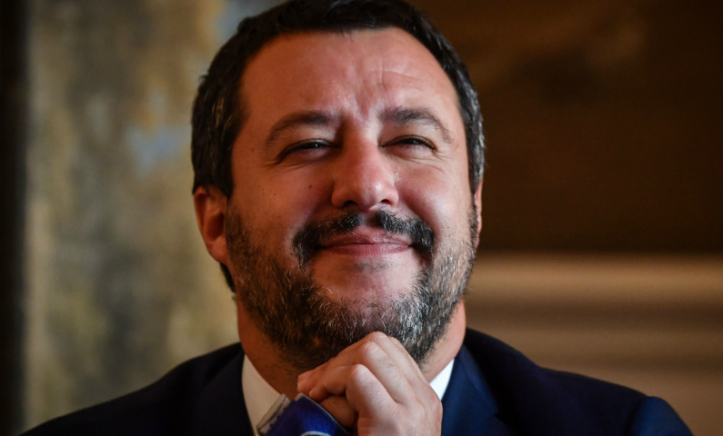 Senado da Itália aprova lei de segurança e imigração promovida por Salvini