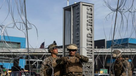 EUA fecham temporariamente acesso na passagem fronteiriça de San Ysidro