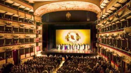 Representante de órgão consultivo da UE condena interferência de Pequim nos teatros europeus