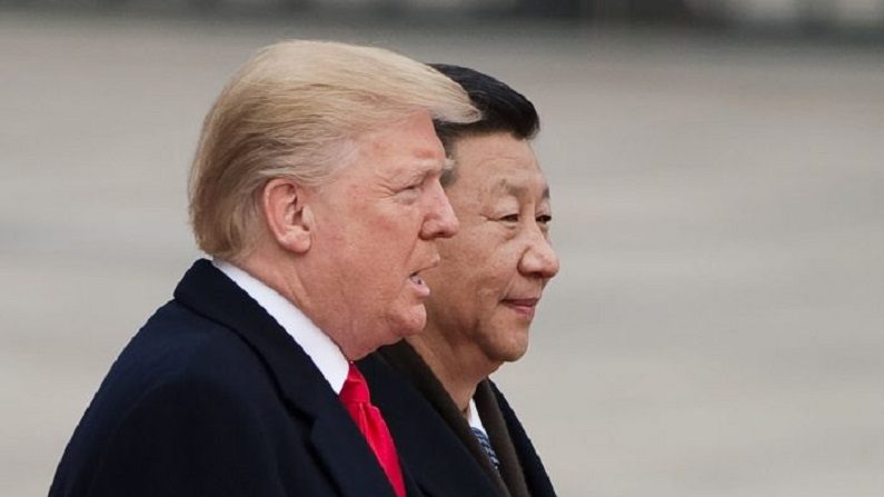 O presidente dos EUA, Donald Trump, e o líder chinês Xi Jinping participaram de uma cerimônia de boas-vindas no Grande Salão do Povo em Pequim (Nicolas Asfouri / AFP / Getty Images) 