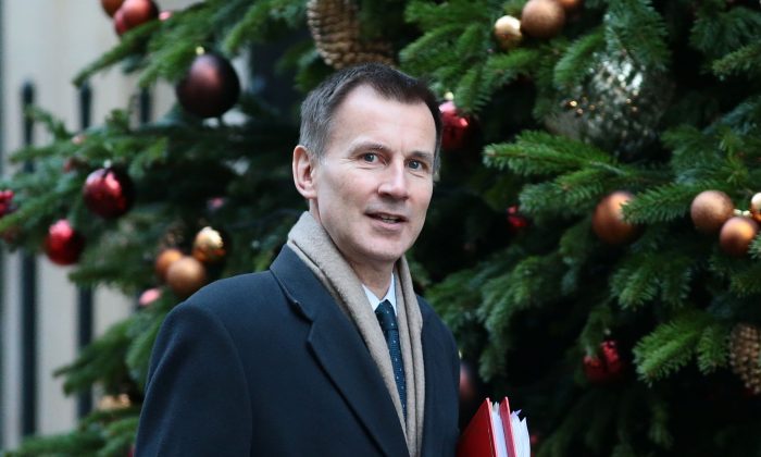 Secretário de Relações Exteriores, Jeremy Hunt, chega a 10 Downing Street em Londres, Reino Unido, em 4 de dezembro de 2018 (Jack Taylor / Getty Images)