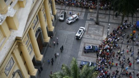 Homem mata 4 pessoas na Catedral de Campinas antes de cometer suicídio