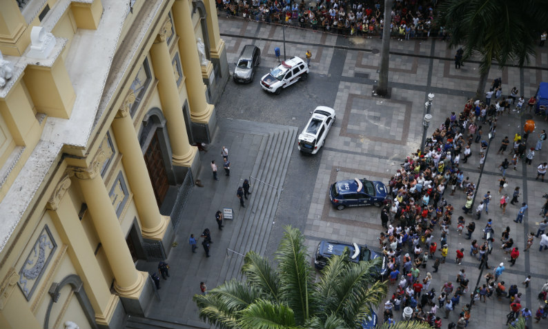 Homem mata 4 pessoas na Catedral de Campinas antes de cometer suicídio