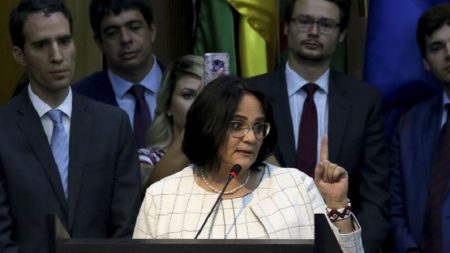 Damares diz que direitos da comunidade LGBT serão respeitados