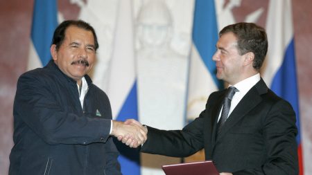 Ortega é condecorado pelo Partido Comunista russo por “contribuição à paz”