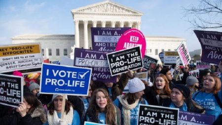 Democracia, aborto e escravidão