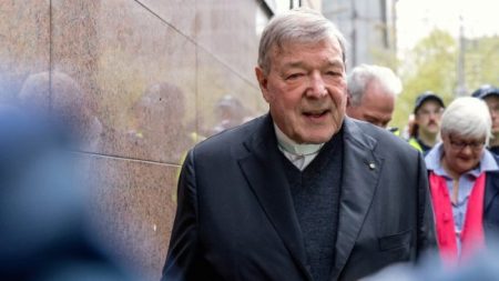 Cardeal Pell é culpado por crimes sexuais contra crianças