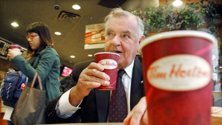 Co-fundador da Tim Hortons, Ron Joyce, morre aos 88 anos