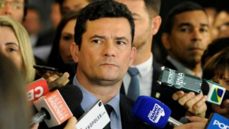 Moro retira caixa dois de pacote anticrime depois de pressão de políticos