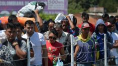 Aviões militares dos EUA entregam mais ajuda na fronteira Colômbia-Venezuela