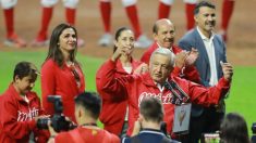 López Obrador é vaiado em abertura de estádio e diz que ninguém vai detê-lo