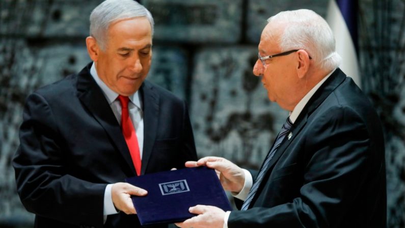 Primeiro-ministro de Israel, Benjamin Netanyahu (esq.) (MENAHEM KAHANA/AFP/Getty Images)