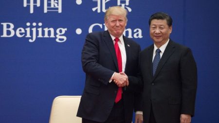 Trump anuncia aumento de tarifas sobre produtos chineses diante de progresso lento em negociações comerciais