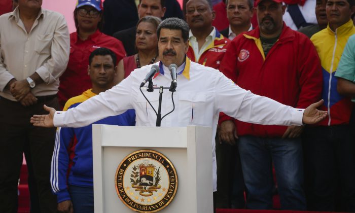 O ditador ilegítimo da Venezuela, Nicolás Maduro, fala durante uma manifestação no Palacio de Miraflores, em Caracas, na Venezuela, em 20 de maio de 2019 (Eva Marie Uzcategui / Getty Images)
