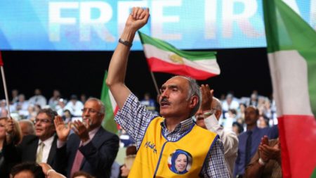 Iranianos se manifestam nos EUA para pedir que governo do Irã seja derrubado