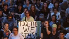 Mães de Hong Kong marcham em apoio aos manifestantes estudantis