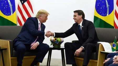 Estou cada vez mais apaixonado por Trump, diz Bolsonaro