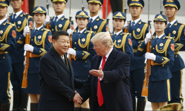 O presidente Donald Trump participa de uma cerimônia de boas-vindas com o presidente da China, Xi Jinping, em 9 de novembro de 2017 em Pequim, China (Thomas Peter / Getty Images)