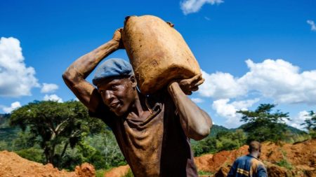 China amplia influência sobre recursos naturais do Zimbábue