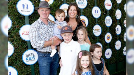 Ator Neal McDonough recusa cenas românticas pelo bem de sua família e moral