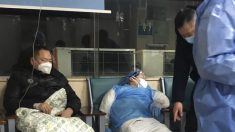 Cidadãos chineses relatam agravamento da disseminação de vírus, enquanto autoridades sugerem gravidade da crise