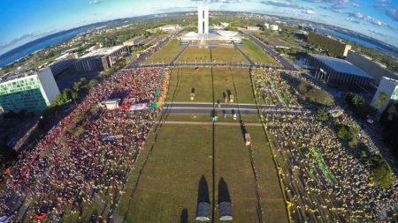 Torcer contra ‘Democracia em Vertigem’ é questão de honestidade intelectual