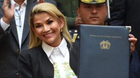 Jeanine Áñez confirma candidatura à presidência da Bolívia