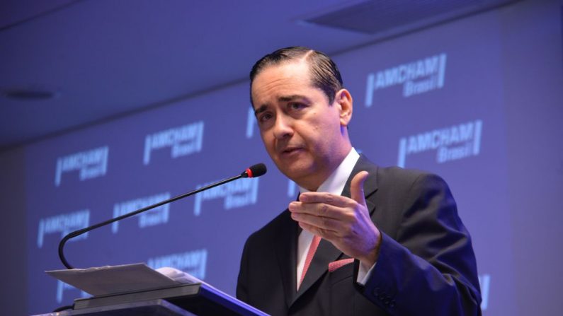 O presidente do TRF da 4ª Região, desembargador Carlos Eduardo Thompson Flores durante o debate sobre o impacto das grandes operações de combate à corrupção no Brasil, na Amcham (Rovena Rosa/Agência Brasil)