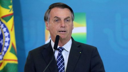 Apenas ministros titulares podem utilizar avião da FAB, diz Bolsonaro