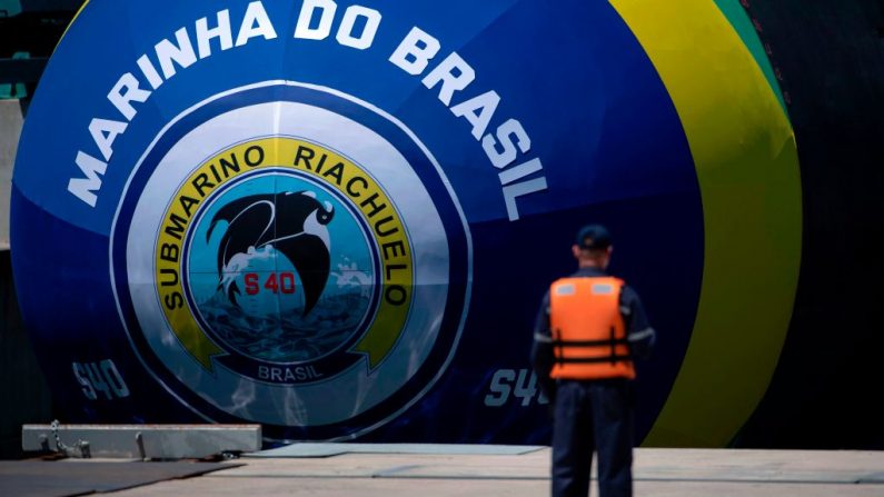 O submarino da classe Riachuelo brasileiro é visto durante sua cerimônia de lançamento em uma base da marinha na cidade de Itaguaí, estado do Rio de Janeiro, Brasil em 14 de dezembro de 2018 (Foto: MAURO PIMENTEL / AFP via Getty Images)