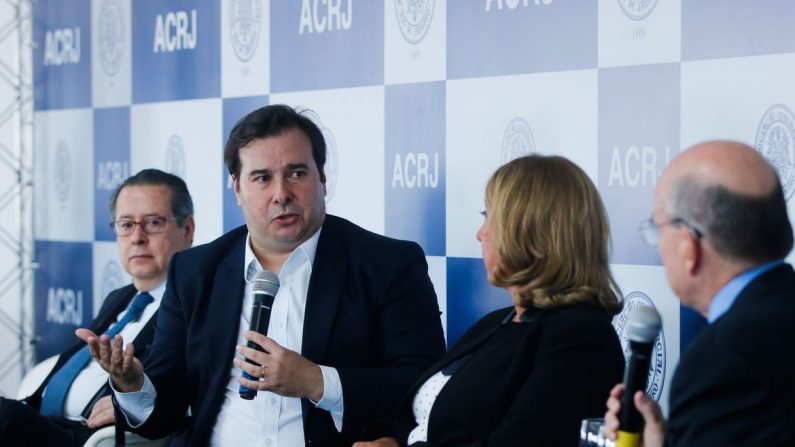 O presidente da Câmara dos Deputados, Rodrigo Maia, faz palestra na Associação Comercial do Rio de Janeiro (ACRJ) (© Tomaz Silva/Agência Brasil)