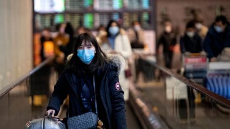 Hospitais lotados, escassez médica, mortes trágicas em Wuhan por infecções geradas pelo vírus