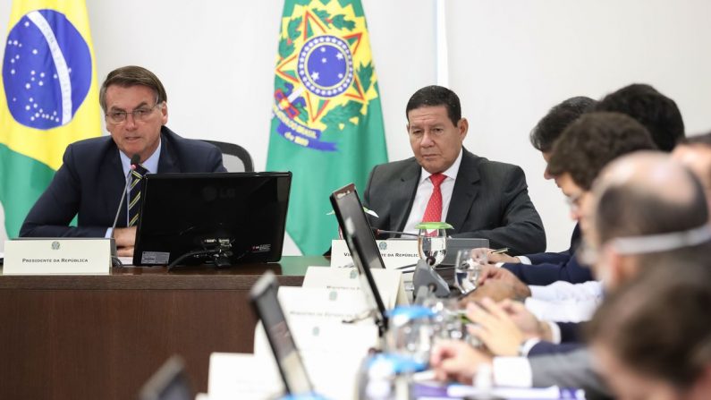 Videoconferência com Governadores do Centro-Oeste (© Marcos Corrêa/PR)