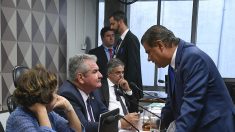 Deputados aliados a Bolsonaro são removidos da CPMI das fake news