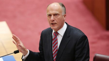 Senador australiano pede para ditadura chinesa prestar contas sobre pandemia