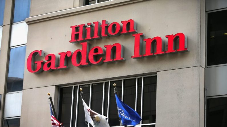 Fachada do hotel Hilton Garden Inn em uma foto de arquivo datada de 12 de setembro de 2013 (Scott Olson / Getty Images) 