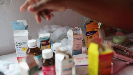 Publicada MP que suspende reajuste de medicamentos por 60 dias