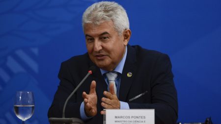 Covid-19: ministro Marcos Pontes fala sobre pesquisas brasileiras