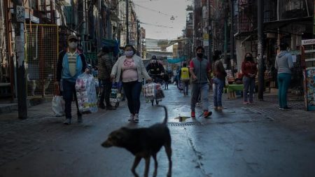 Situação grave de COVID-19 em bairro vulnerável de Buenos Aires é denunciada