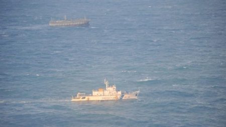 Polícia argentina escolta navio chinês infrator para que compareça à Justiça