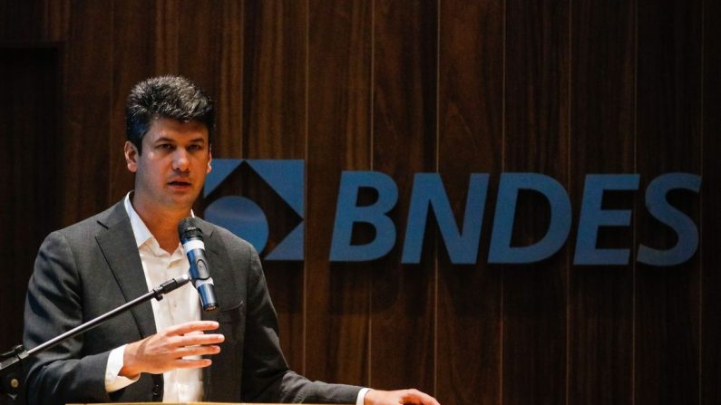 O presidente do Banco Nacional de Desenvolvimento Econômico e Social (BNDES), Gustavo Montezano, durante anúncio do resultado do Banco relativo ao ano de 2019 (© Tomaz Silva/Agência Brasil)